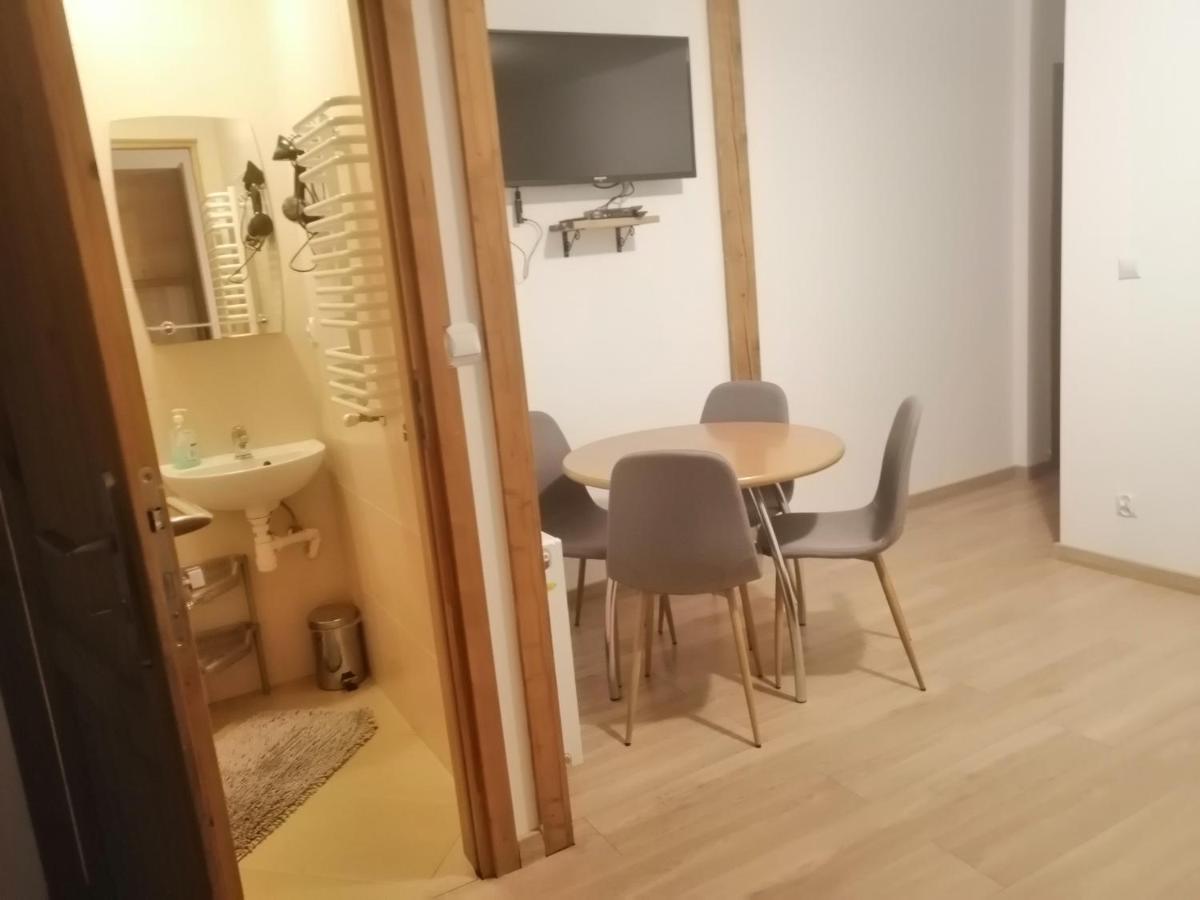 Pokoje Goscinne Przy Lesie Pobiedna Bagian luar foto
