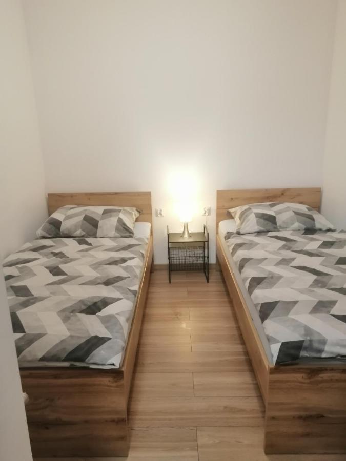 Pokoje Goscinne Przy Lesie Pobiedna Bagian luar foto