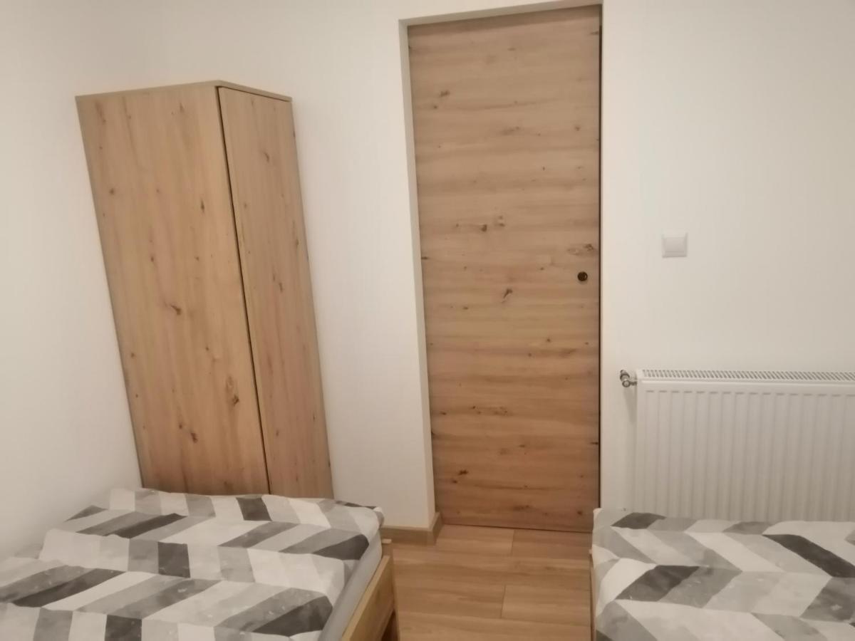 Pokoje Goscinne Przy Lesie Pobiedna Bagian luar foto