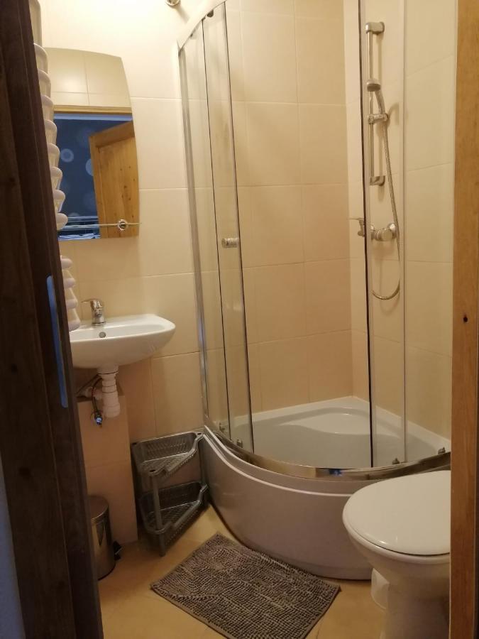 Pokoje Goscinne Przy Lesie Pobiedna Ruang foto