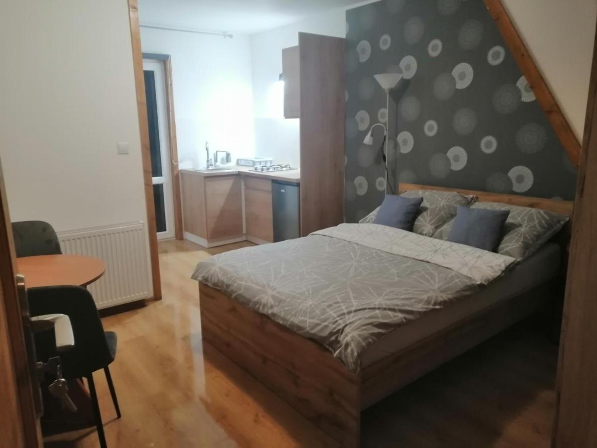 Pokoje Goscinne Przy Lesie Pobiedna Bagian luar foto