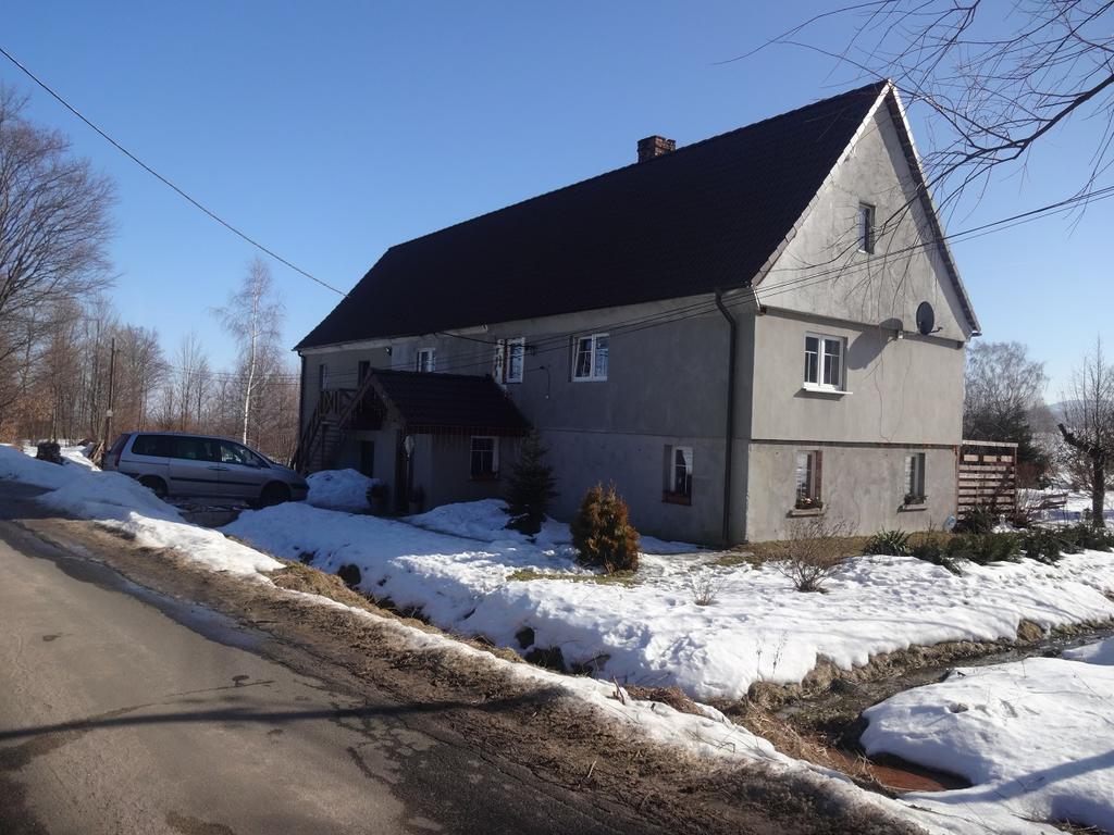 Pokoje Goscinne Przy Lesie Pobiedna Bagian luar foto