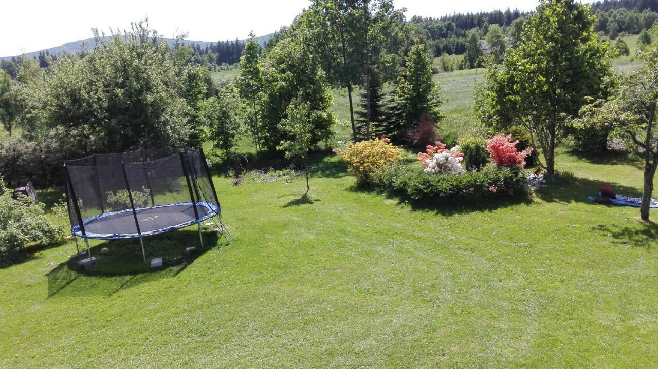 Pokoje Goscinne Przy Lesie Pobiedna Bagian luar foto